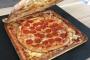 【画像】アメリカで箱ごと食べれる宅配ピザが爆誕してしまうｗｗｗ 	