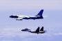 中国軍爆撃機や戦闘機など6機が沖縄本島と宮古島間を通過…空自F-15戦闘機がスクランブル！
