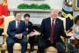トランプ大統領、韓国の文大統領を隣に座らせたまま３６分の記者会見ワンマンショー　外交的欠礼との声