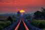 ワイ、朝日が反射して地平線の彼方まで線路が真っ赤になる光景に感動wwwwww