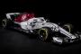 【F1新車発表】アルファロメオ・ザウバーが2018F1マシン「C37」を公開、Fインディア型のノーズきたぁ