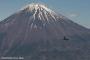 C-130Jスーパーハーキュリーズ輸送機が富士山をバックに飛行…米軍横田基地が戦術飛行訓練を公開！