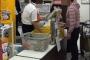【動画像】DQN客がドンキホーテで店員にブチギレ、「商品を詰めなおせ！」と威嚇する動画が流出ｗｗｗ