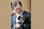 韓国の文大統領が保護された犬を引き取る （海外の反応）
