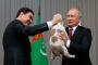 トルクメニスタンの大統領がプーチン露大統領に犬を贈呈！