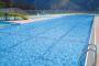【画像あり】空中遊泳できるプールが付いてるマンションが家賃8万円wwwwww