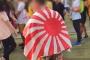 【韓国の反応】韓国音楽フェスティバルで「旭日旗」を持って闊歩した日本人、イチャモンをつけてきた韓国人と衝突…主催側は措置せず→韓国人発狂