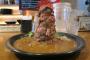心が汚れていると変なモノに見えるというローストビーフ丼が話題に！！いやしかしなんでこんな形なんだよこれ