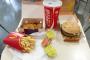コミケ開催中に食べれるマクドナルドの「チャレンジセット」を食べてみた結果ｗｗｗｗｗｗｗ
