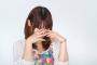 俺「祖母が亡くなったから帰省しないといけない、誕生日一緒にいれないからプレゼント渡しておくね」彼女『ぐすっ…うっ…誕生日一緒にいれられないんだ…』俺「…は？」
