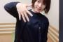 【悲報】内田真礼さんの小指がおかしい