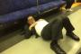 【画像】バカッター「電車の中で凄い格好で寝てるオッサンがいる…」ﾊﾟｼｬ