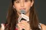 中条あやみ、ミニスカ＆美脚で生パフォーマンス！