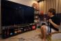 【YouTuber】ヒカキンさん、スーファミで遊ぶ動画でとんでもないサイズのテレビを披露ww
