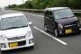 軽やヴィッツってイキって飛ばす車多いけどなぜ？ 	