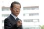 伊丹「と、特命係ちゃん！捜査の邪魔しないで！」右京「うるさいですね……」