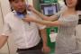 韓国人観光客のカップル、大阪のファミマのアイスケースに顔を突っ込んだり商品のアイスを顔に付けるなどの食品テロ→ 自ら動画をネットにアップし炎上（動画）