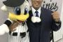 ロッテ井上 .252 24本 65打点 5000万→5500万　唐川5600万→6200万 	