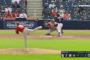 【MLB】アストロズのブレグマン、背中に報復死球を受け悶絶　アストロズはオープン戦5試合で早くも7つ目の死球