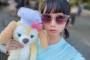 【悲報】あの人気女性声優さん、写真にうっかり彼氏が映り込んでしまう。