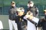 阪神・矢野監督　鳴尾浜球場で投手組の秋季練習視察　育成左腕・岩田将に熱視線