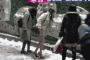 【画像】雪道で転んだ女さん、全国のお茶の間に晒してしまうｗｗｗｗｗｗｗｗｗｗ