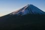 【超絶悲報】男性さん、富士山で登山中にとんでもない事態が発生してしまう！！！！