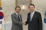 韓国大統領、麻生元首相と会談　関係発展に努力
