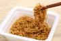 面接官「カップ焼きそばに一つだけおかずを足すとしたら何を選びますか？」ワイ「はい！」