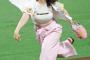 【画像あり】人気声優の内田真礼さん、始球式でとんでもないボールを披露する
