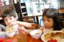 給食の食べ残しに厳しい担任のせいで娘が毎日嘔吐、摂食障害になっていた。私にこの件を教えてくれなかったママ友と縁を切りたいが