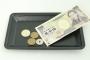 店員「えっ…会計840円なのに5400円ッスか……？」