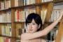 NMB須藤凜々花の写真がシュール・・・「図書館で水着」