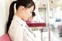 妊婦の私が電車で席を譲ってくれた後に「携帯いじりだした、そのために譲ったんじゃないのにムカつく」とか言われそうで悩んでる・・・