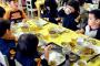 【愕然】中学校の給食、アレが原因で生徒が病院送りに・・・