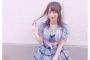 篠崎彩奈ってこんな格好で握手してんの？
