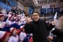 【画像】「金正恩そっくりさんの登場に、命がけで笑いをこらえる北朝鮮応援団をご覧ください」
