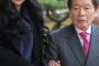 「紀州のドン・ファン」和歌山の資産家・野崎幸助さん（77）の怪死事件、55歳年下の妻（22）や家政婦の東京宅などの家宅捜索が開始される
