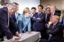 G7の公式写真が『もう笑うしかない前代未聞の光景』を晒している模様。ツッコミ所しかなくて困る