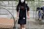 【画像】この女子小学生ってどう見ても足の指長いよな？