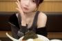 【悲報】人気アイドルさん、12万の痛バを持って山岡家へ