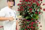 【画像】中田翔さん、パパ活の相手から花束が贈られてしまう