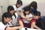【AKB48】高橋朱里、後輩に全身を弄られまくるｗｗｗ