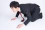 俺「なんで浮気してるのが分かったんだ？」嫁「私はあなただけを見てたの。だから気付いたんだよ。」俺「気の迷いだった、俺もお前だけを見てるから！」嫁「は？」