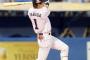 山田哲人 .323 33本　29盗塁　88打点 OPS1.080