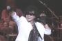 ライブ中歌手「みんな歌えーーーーーーーー！！！！！！！！！」