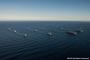 NATO12ヶ国の海軍艦艇が多国籍大艦隊を編成、フォーメーション航行を披露！