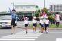 運転ワイ「おっ、小学生が道路を横断しようとしてるやん、譲ったろ」