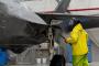 ステルス戦闘機F-35Aをジェット洗浄中…機体を維持管理するため重要なメンテナンス作業！