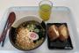 【画像】大学ボッチワイ、300円の学食をペロリ